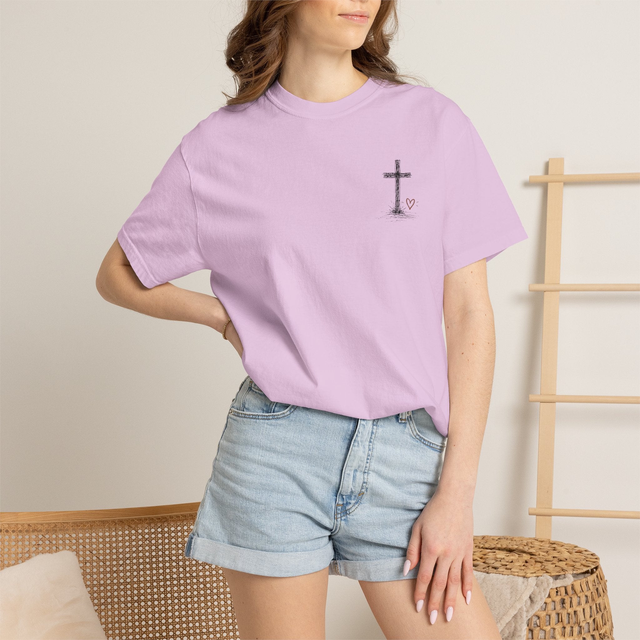 Christian Grateful Tee — "Grateful" Faith Graphic T-Shirt