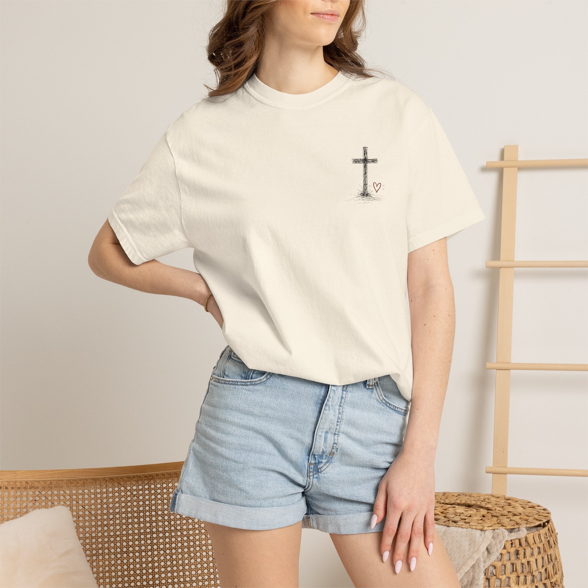Christian Grateful Tee — "Grateful" Faith Graphic T-Shirt