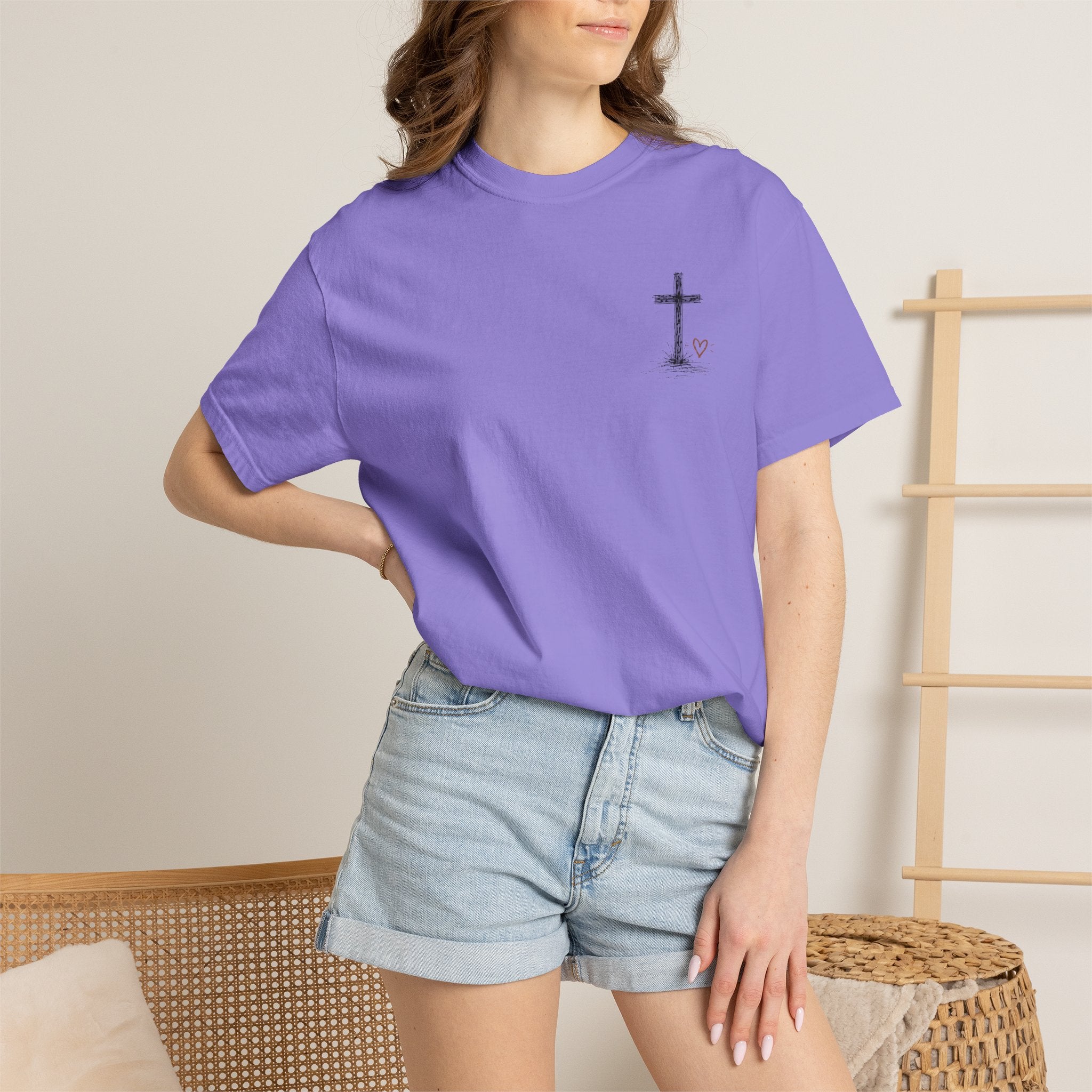 Christian Grateful Tee — "Grateful" Faith Graphic T-Shirt